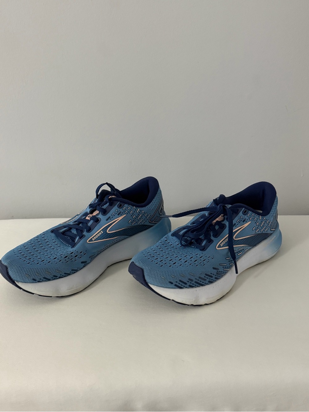 Brooks Glycerin 20 Women's Size 8,5 B (Medium) Running Shoes Blue